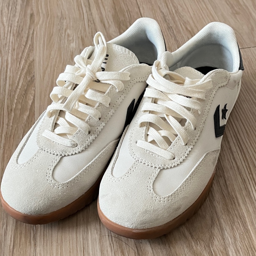 Converse Cream and Black Low-Top Sneakers with Gum Sole - Picture 3 of 5